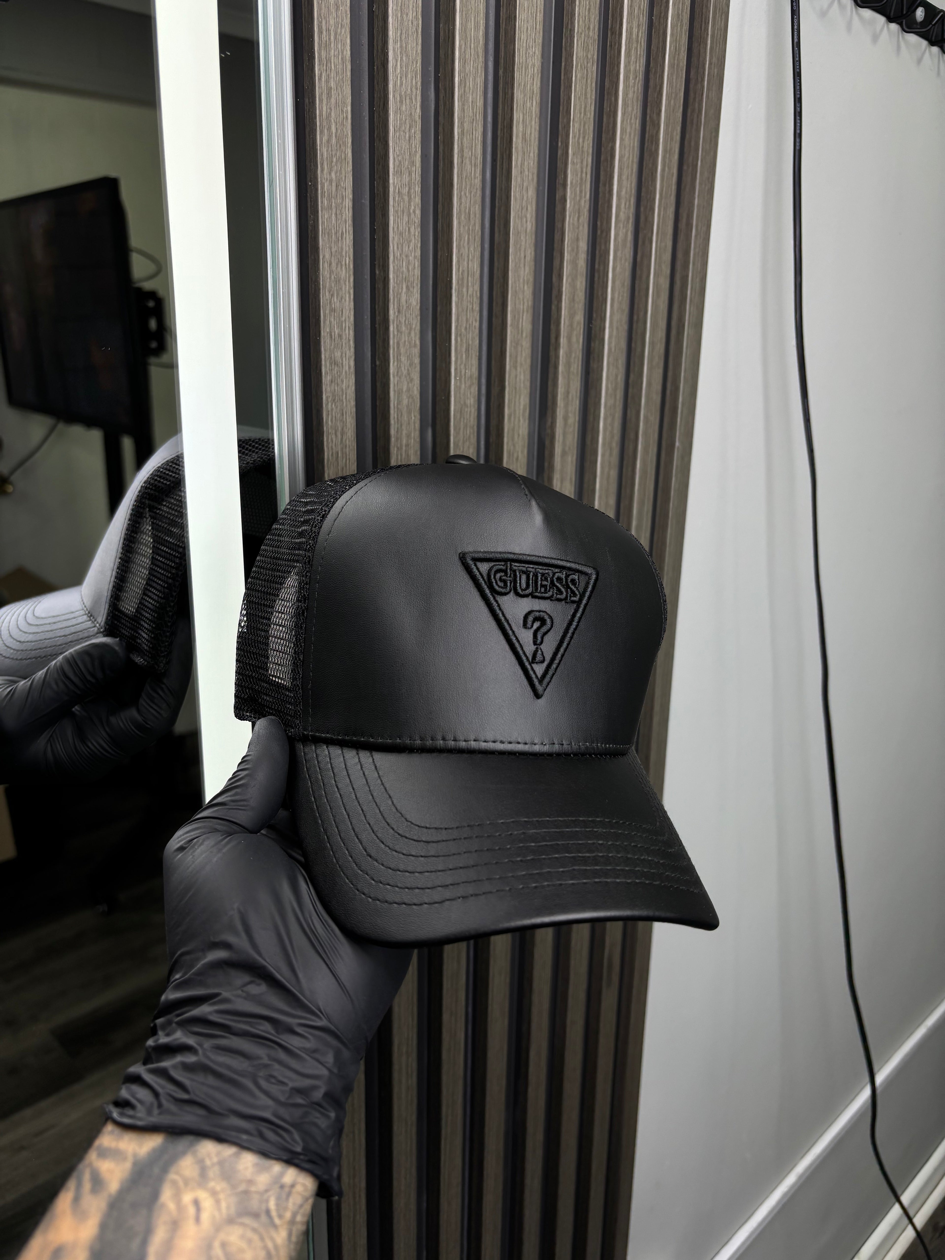 Gorro Guess
